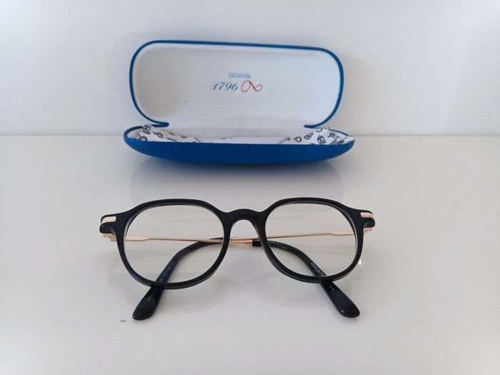 Paire de lunettes de vue