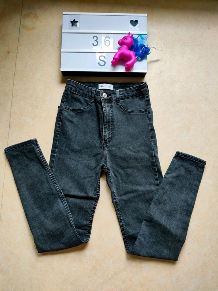 Jean/ jegging coloris noir taille 36/S marque Zara