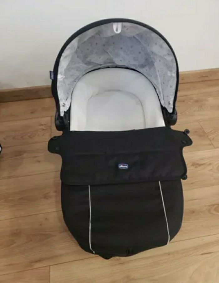 Poussette Chicco Trio (Pas d'envoi, remise en main propre Toulouse 31200) - photo numéro 3