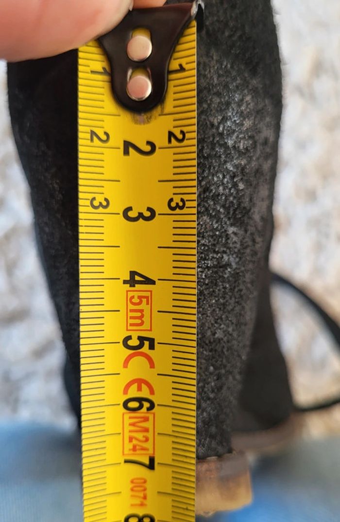 Bottes noires à franges mi hautes en daim talon compensé Galeries Lafayette Taille 39 - photo numéro 14