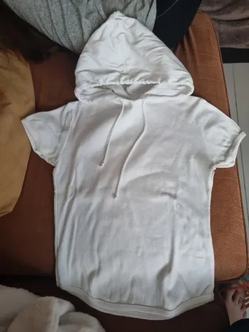 T-shirt avec capuche
