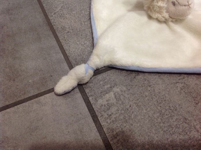 Doudou plat mouton écru / bleu ciel - photo numéro 3