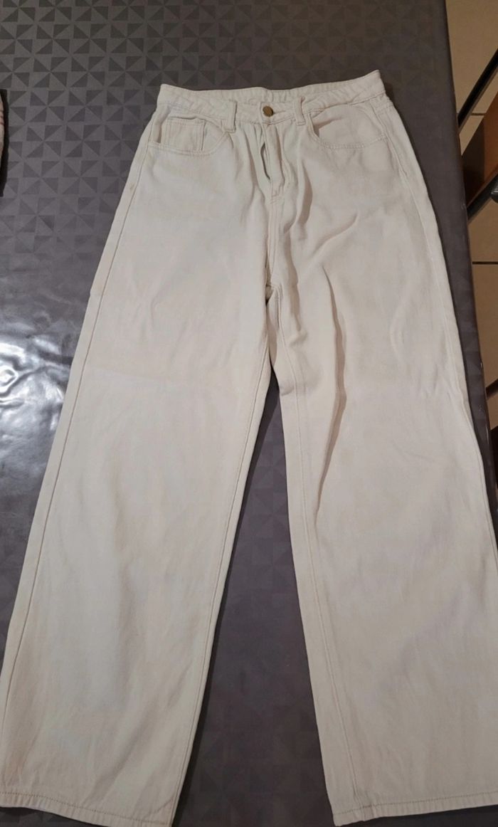 Jean blanc coupe droite