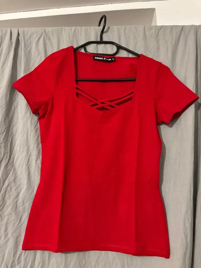 t shirt rouge