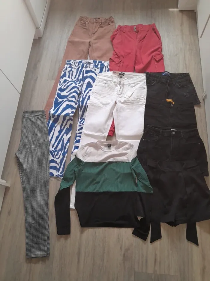 Gros lot vêtements jeune femme - photo numéro 2