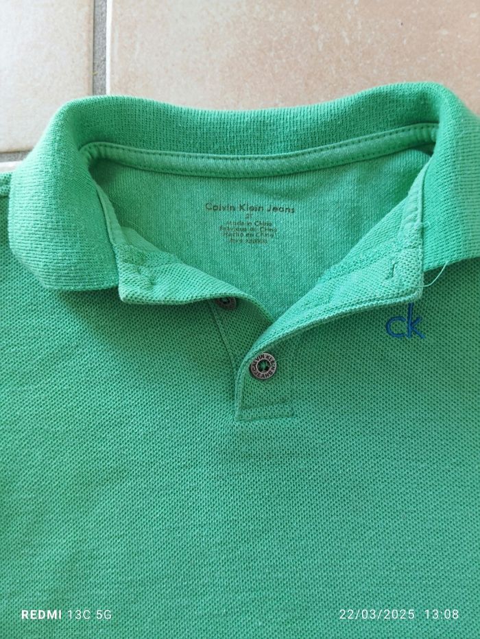 Polo Calvin Klein taille 2 ans - photo numéro 2