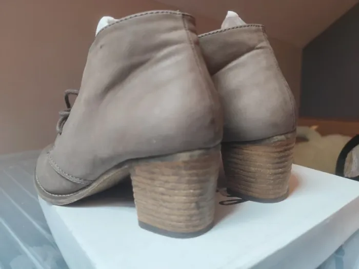🥿 Bottines à talons en suédine kaki – T.37 - photo numéro 12