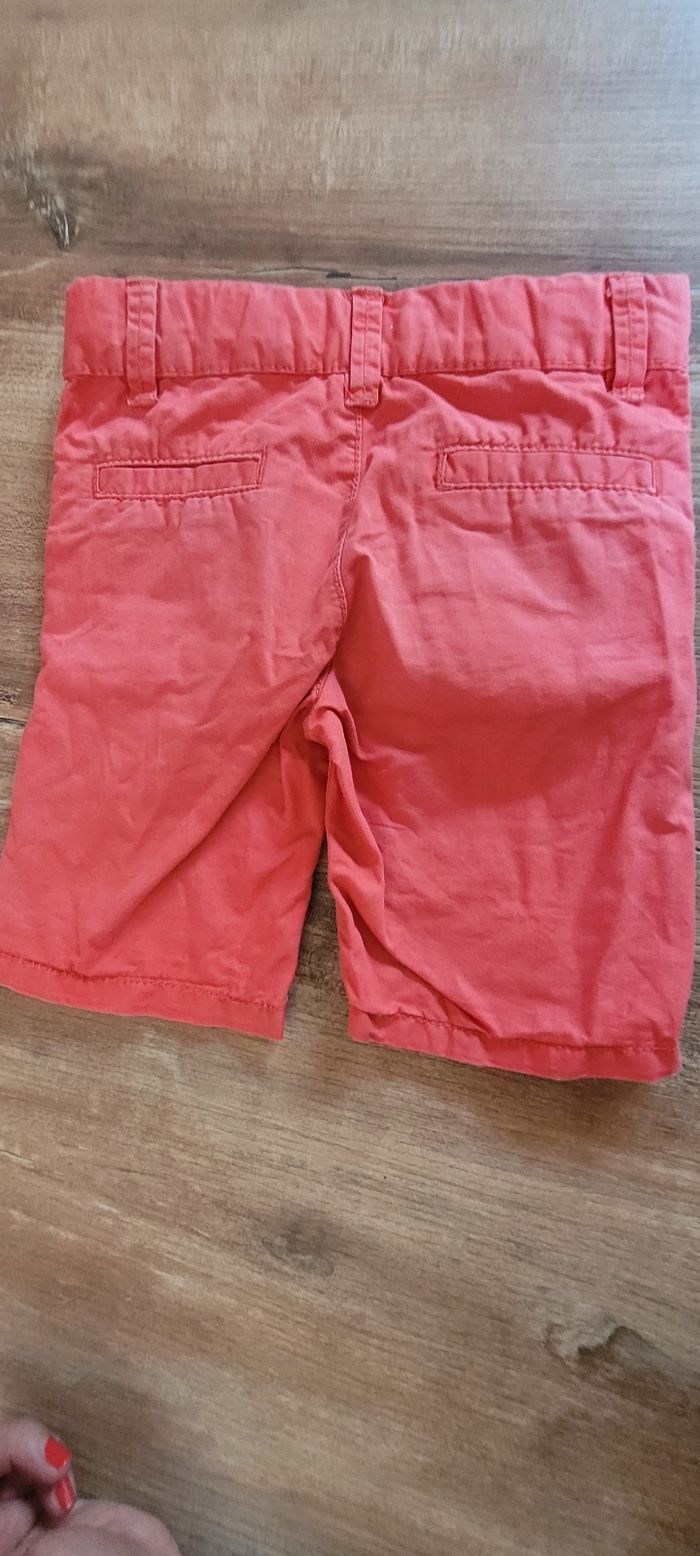 Short rouge 3 ans - photo numéro 2