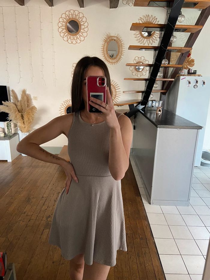 Robe beige - photo numéro 5