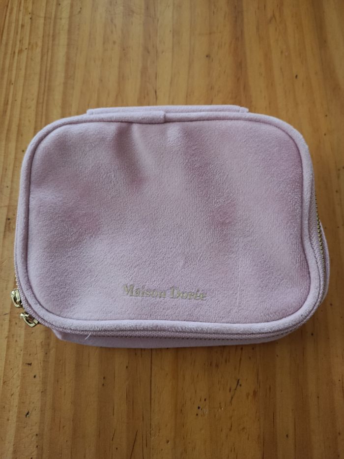 Trousse a bijoux ( maison dorée)