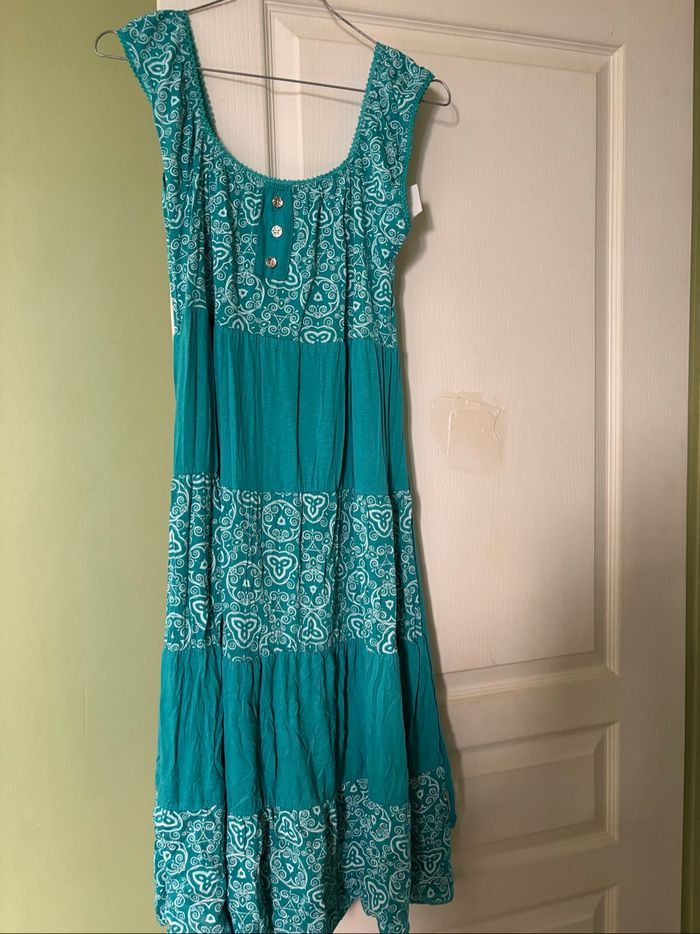 Robe jamais porté - photo numéro 2