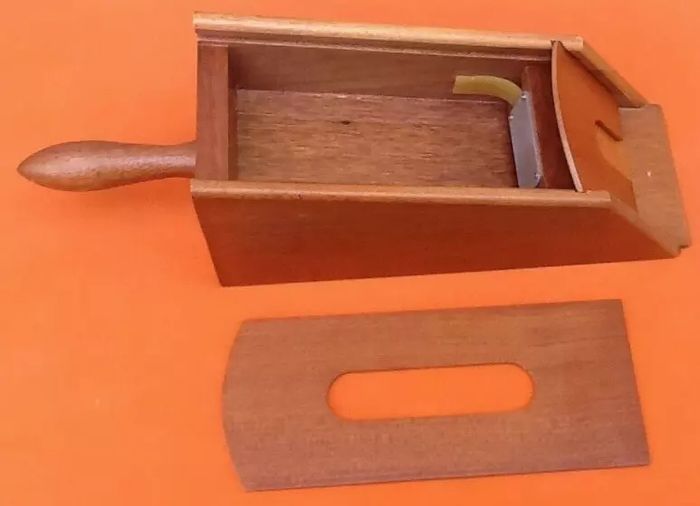 Sabot de croupier distributeur pour cartes à jouer - photo numéro 8