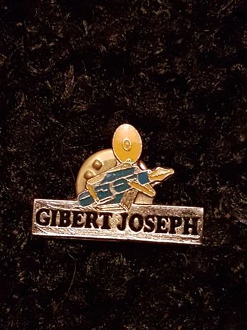 Pin's Gibert Joseph