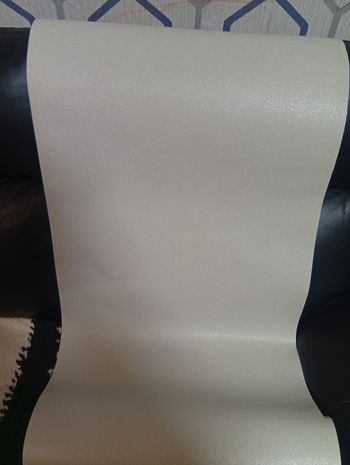 Papier peint neuf disponible plusieurs rouleaux 