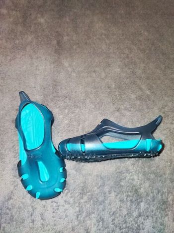 Chaussures aquatiques taille 21