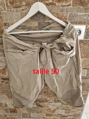 1 pantacourt short long taille 50 beige marron clair marque quechua