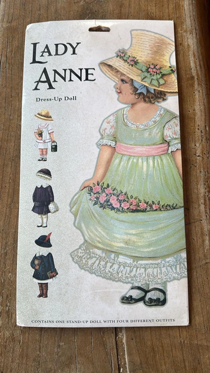 Poupée en carton Lady Anne Past Times