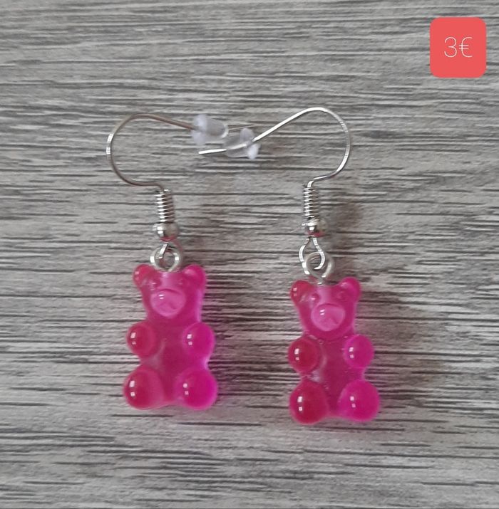 a vendre boucles d'oreilles.neuves emballees