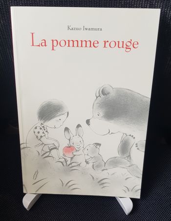 Pomme rouge (La) - Kazuo Iwamura - Ecole des loisirs