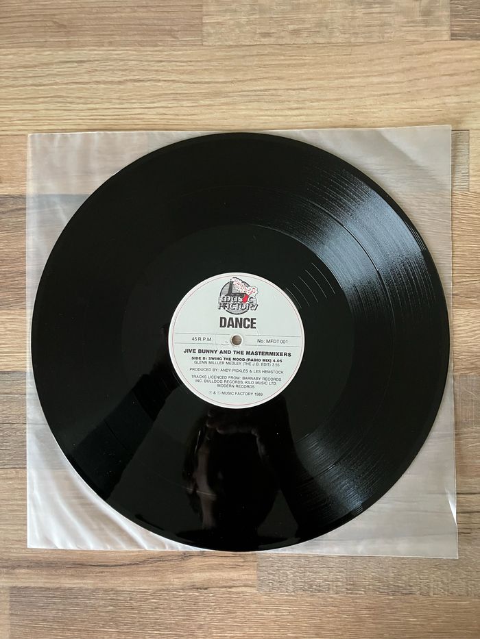 Vinyle maxi 45 tours sans pichette-Jive Bunny and the mastermixers-Dance - photo numéro 2