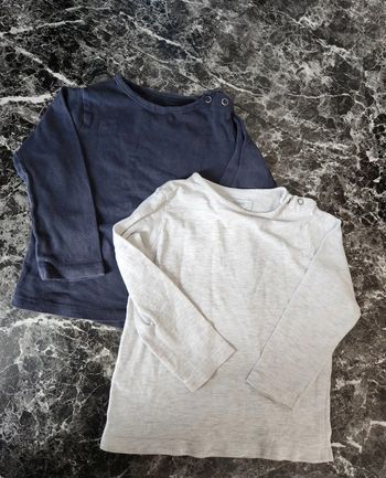 Lot de deux t-shirts basic taille 18 mois 81cm