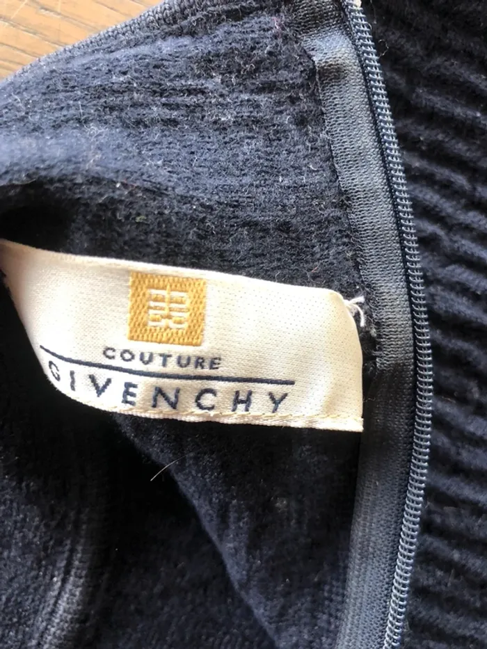 Pull Givenchy T38 - photo numéro 2