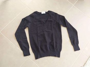 Pull noir  col V  TM