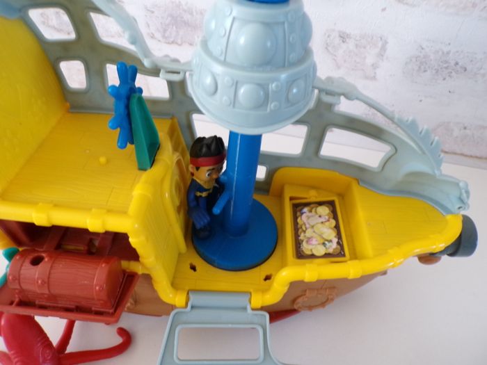 Jake et les pirates du Pays Imaginaire - L'aventure sous-marine de Bucky - photo numéro 3