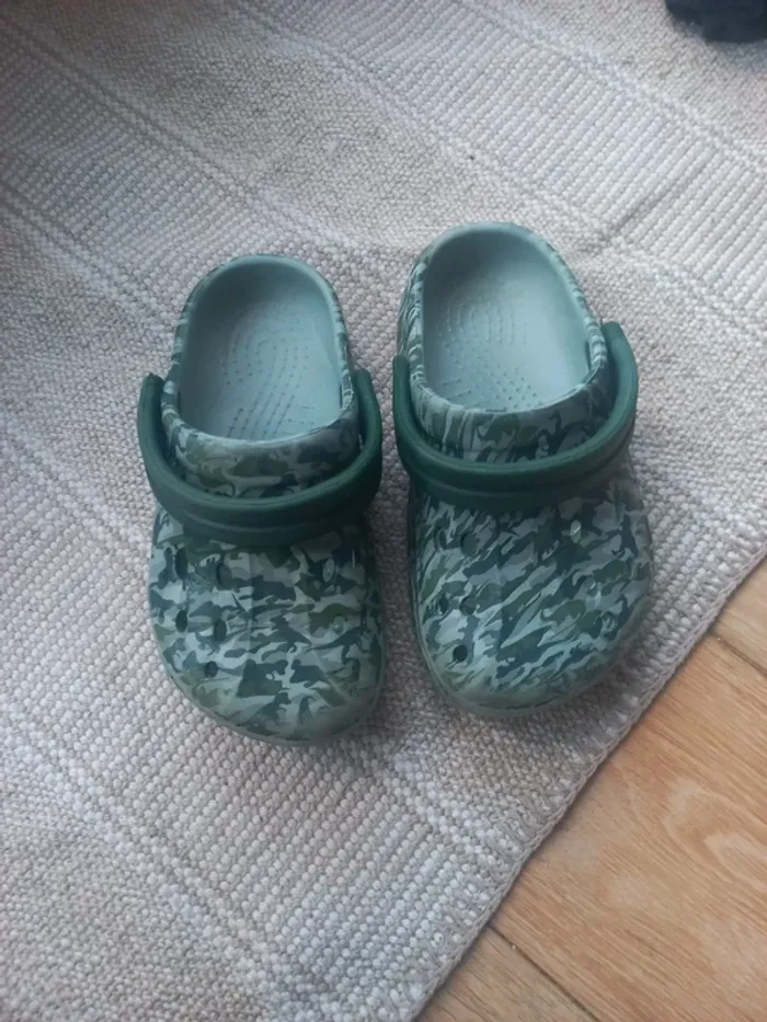 Chaussure crocs dino t25