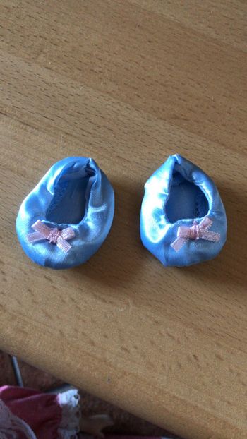 Petite chaussure de poupée