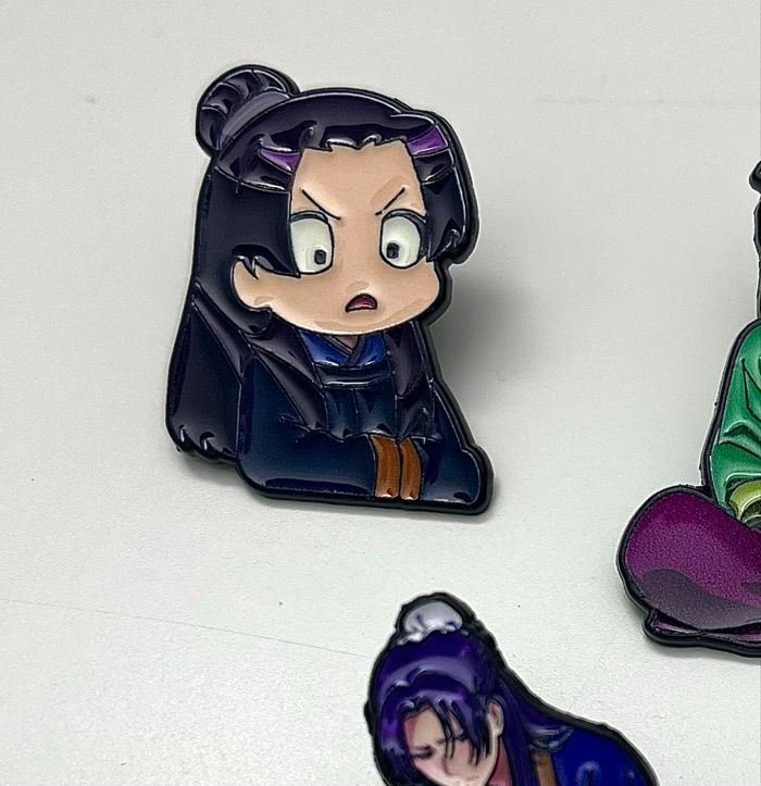 Lot de 5 pin’s « Les carnets de l’apothicaire » neuf - photo numéro 3