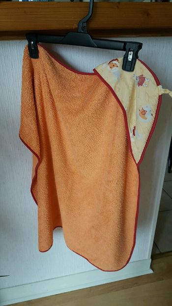 Cape de bain bébé