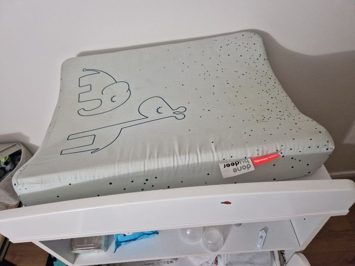 Lit bébé avec table à langer - photo numéro 6