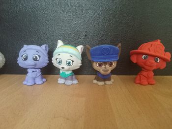Figurines