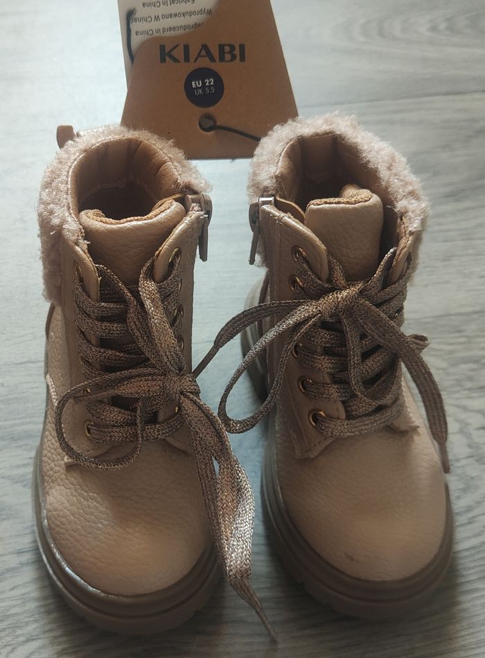 Bottines fourrées taille 22