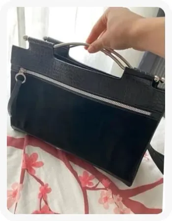 Sac a main noir détails argent et poche daim Primark