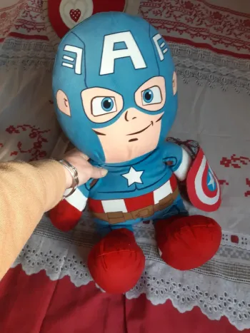 Grande peluche Captain America Marvel