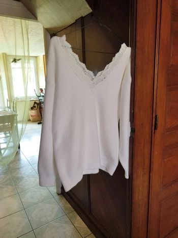 Pull blanc col v dentelle sweatshirt vintage L/40