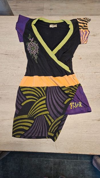 Robe courte asymétrique / tunique noire avec dessin, Tijar, taille M, nickel