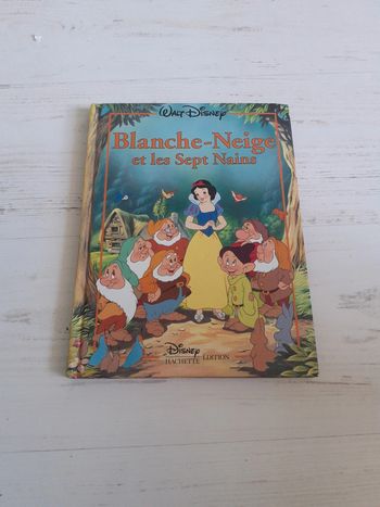 Livre Blanche-Neige et les sept Nains Hachette édition