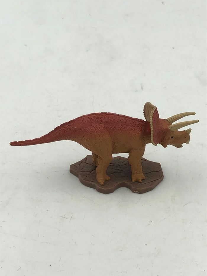 Figurine Sega Sunrise Dinosaur King Tricératops Playmates Toys