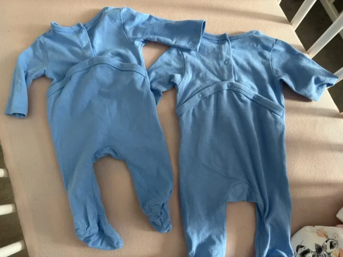 2 pyjamas bébés - photo numéro 2