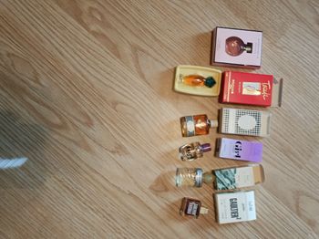 LOT DE 6 MINIATURES AVEC BOITE