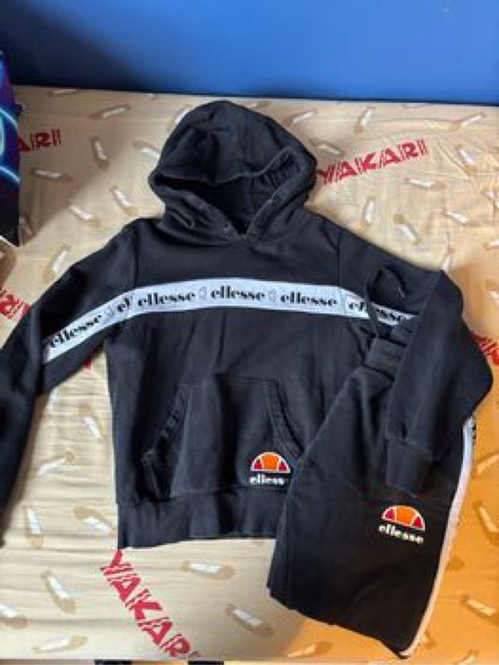 Survêtement ellesse