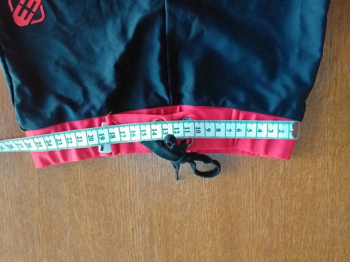 Maillot de bain noir et rouge - photo numéro 5