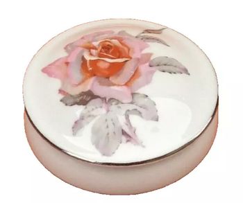 Bonbonnière / Boite à bijoux  Porcelaine blanche à décor de rose