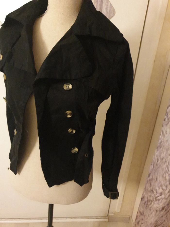 Veste courte noir à boutons - photo numéro 2