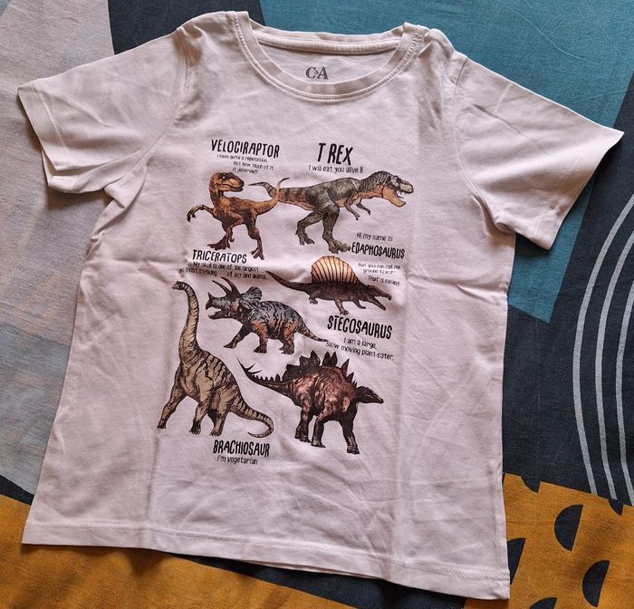 Tee-shirt manches courtes Dinos C&A 6 ans