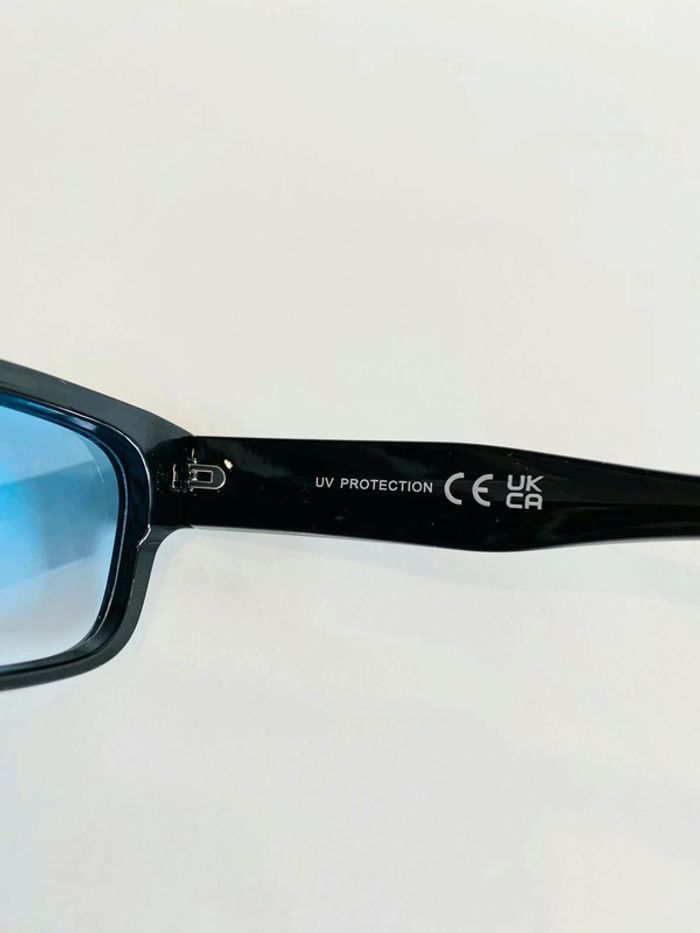 Lunette de soleil mixte noire verres bleus dégradés UV protection catégorie 1 - photo numéro 5
