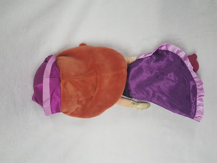 Poupée peluche princesse Sofia pirate 33 cm disney store - photo numéro 2